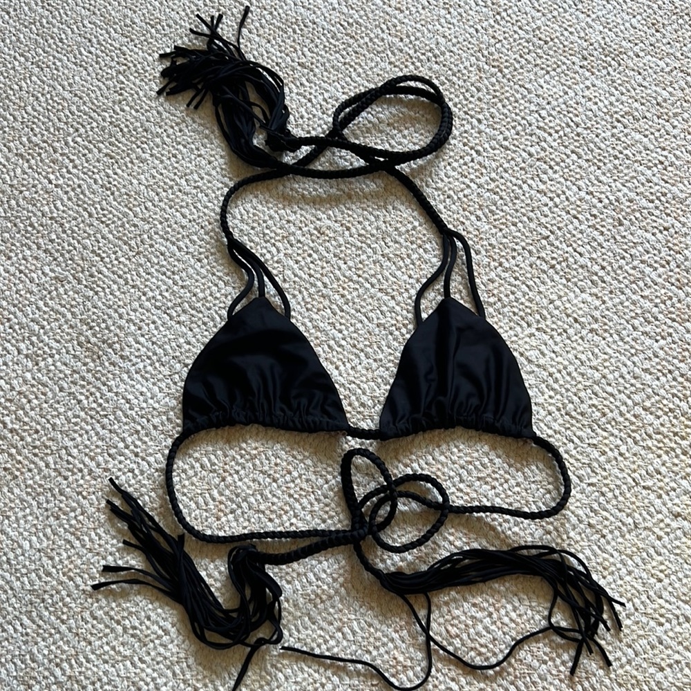 Acacia braid tie top in black size small